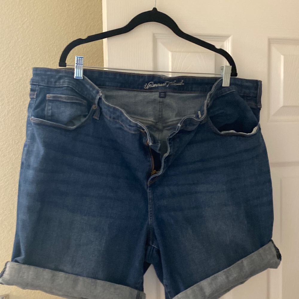 Universal Thread Jean shorts